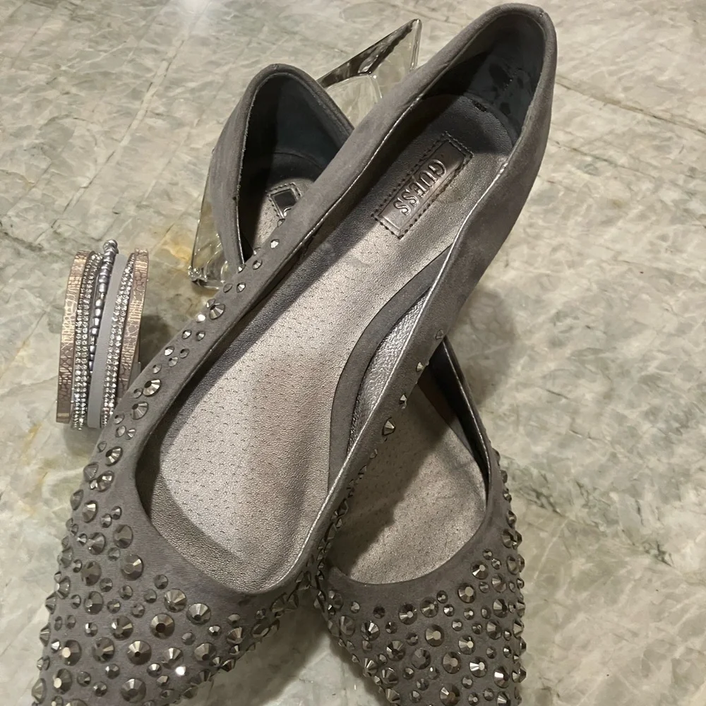 GUESS Suede Studded Flats Sz 8 🌺HP🌺 - Picture 3 of 7